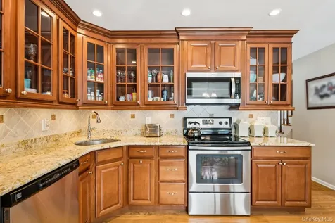 14 Hillside Avenue Saint James NY 11780