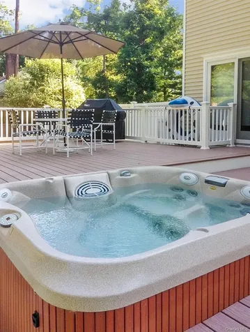 14 Hillside Avenue Saint James NY 11780