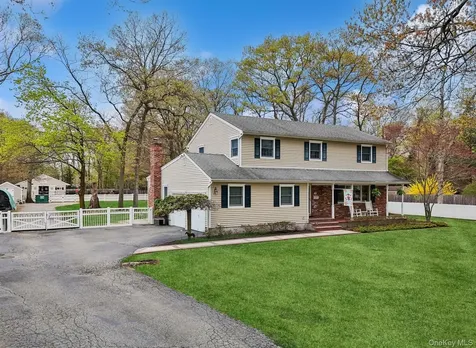 14 Hillside Avenue Saint James NY 11780