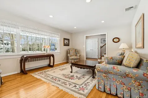 14 Hillside Avenue Saint James NY 11780