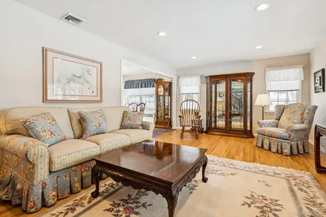 14 Hillside Avenue Saint James NY 11780