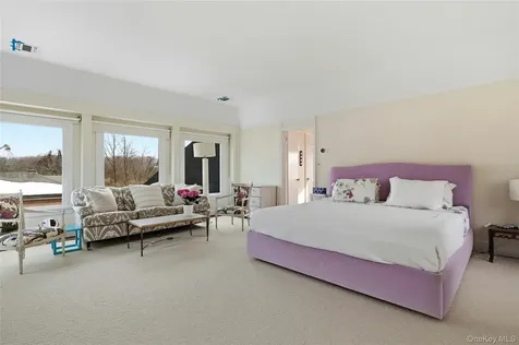 74 Peacock Lane Locust Valley NY 11560