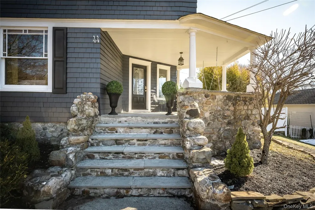 44 Merrit Avenue Millbrook NY 12545