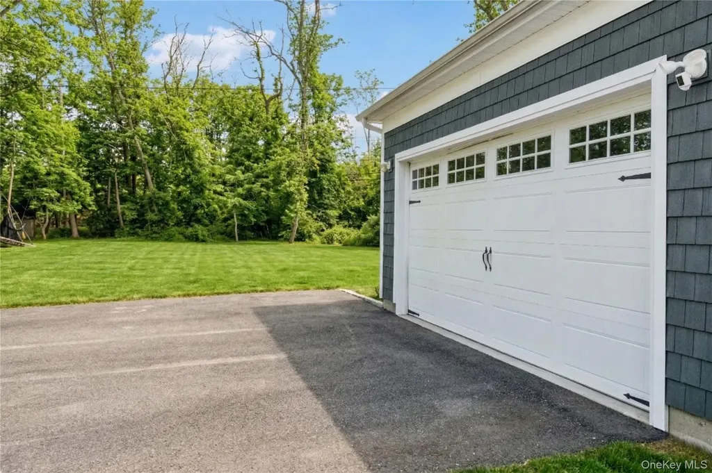 9 Saber Lane Kings Park NY 11754