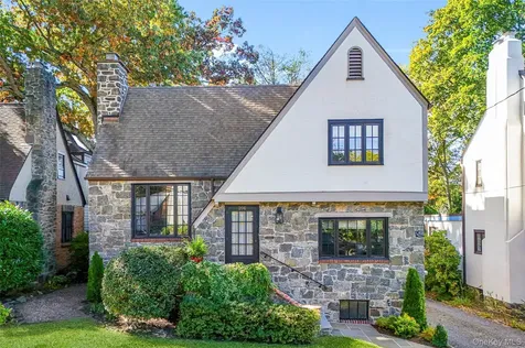 206 Knollwood Avenue Mamaroneck NY 10543