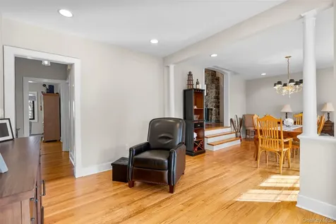 206 Knollwood Avenue Mamaroneck NY 10543