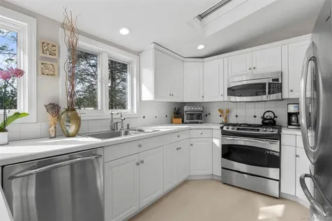 206 Knollwood Avenue Mamaroneck NY 10543