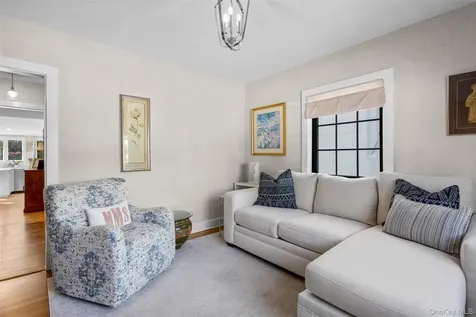 206 Knollwood Avenue Mamaroneck NY 10543