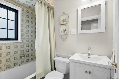 206 Knollwood Avenue Mamaroneck NY 10543
