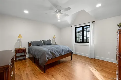 206 Knollwood Avenue Mamaroneck NY 10543