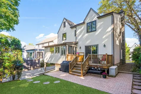 206 Knollwood Avenue Mamaroneck NY 10543