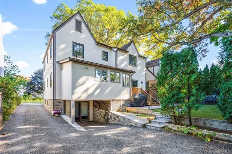 206 Knollwood Avenue Mamaroneck NY 10543