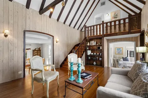 206 Knollwood Avenue Mamaroneck NY 10543