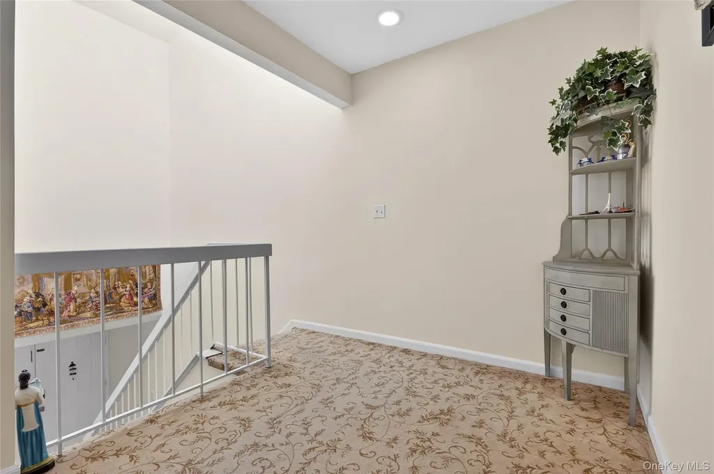 109 Glen Way Syosset NY 11791