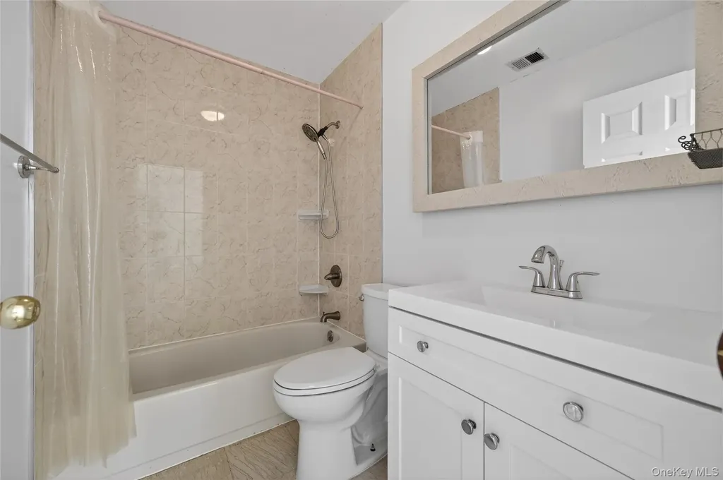 109 Glen Way Syosset NY 11791