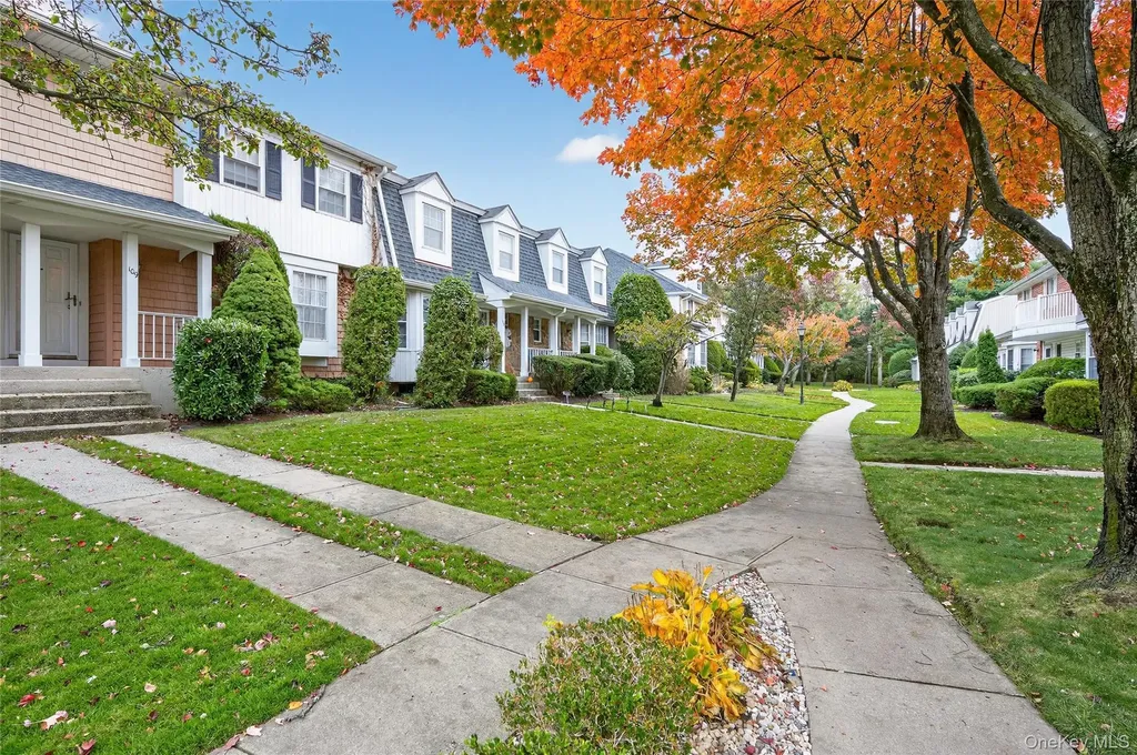 109 Glen Way Syosset NY 11791