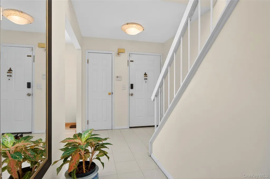 109 Glen Way Syosset NY 11791