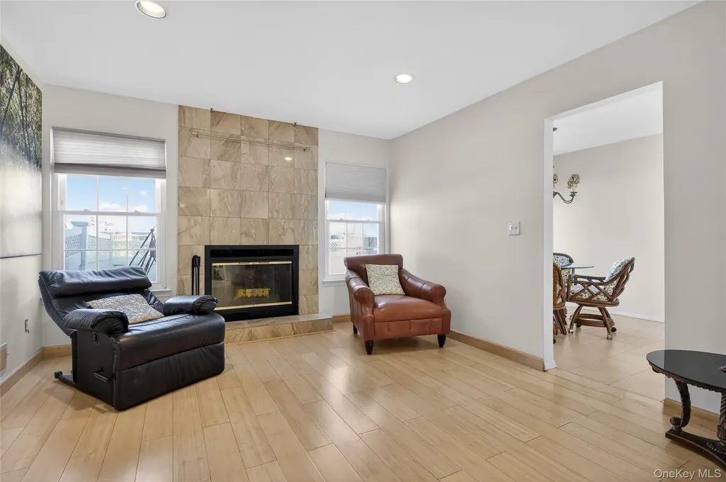 109 Glen Way Syosset NY 11791