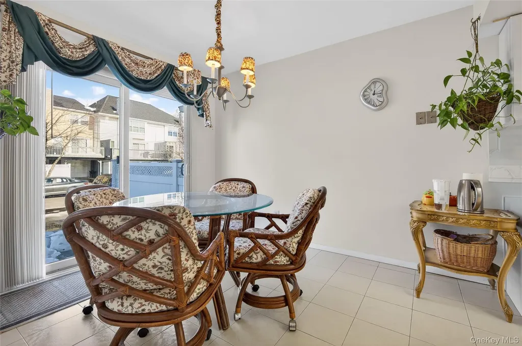 109 Glen Way Syosset NY 11791