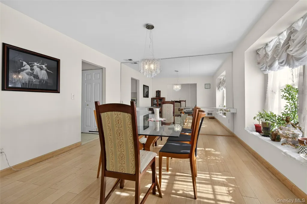 109 Glen Way Syosset NY 11791