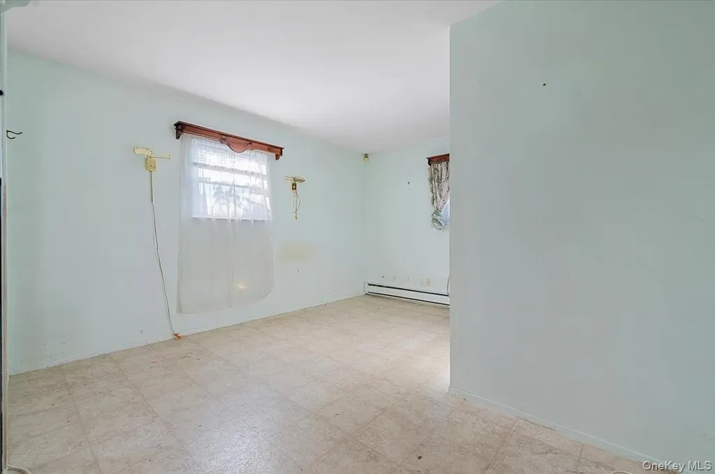 342 9th Street West Babylon NY 11704