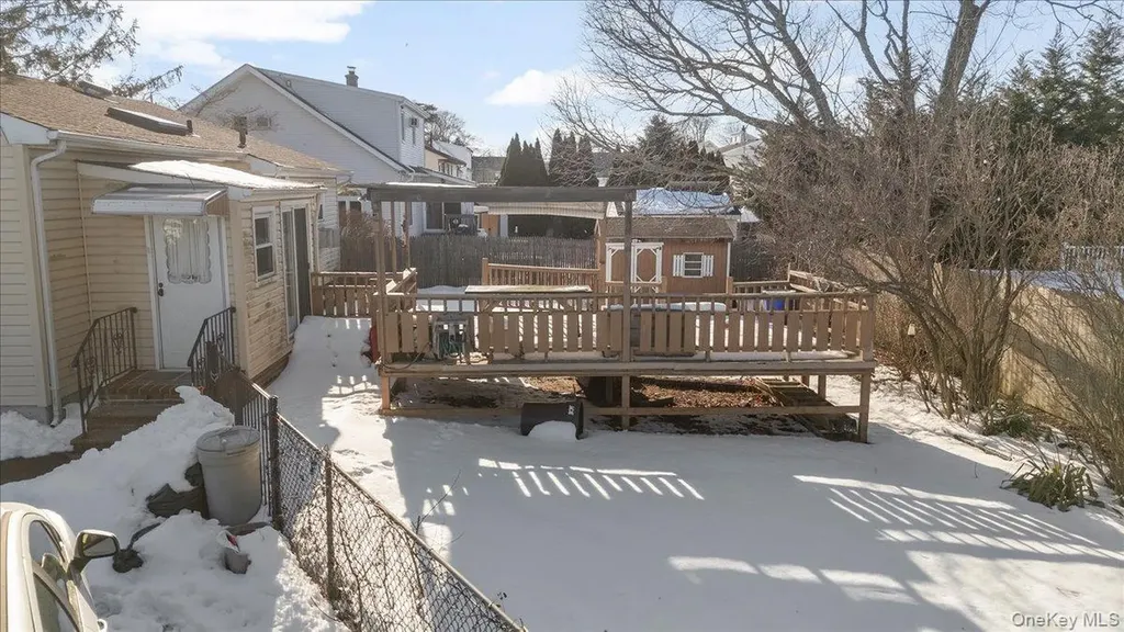 342 9th Street West Babylon NY 11704