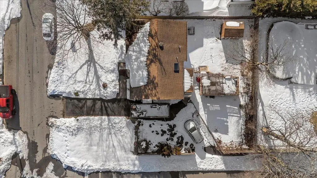 342 9th Street West Babylon NY 11704