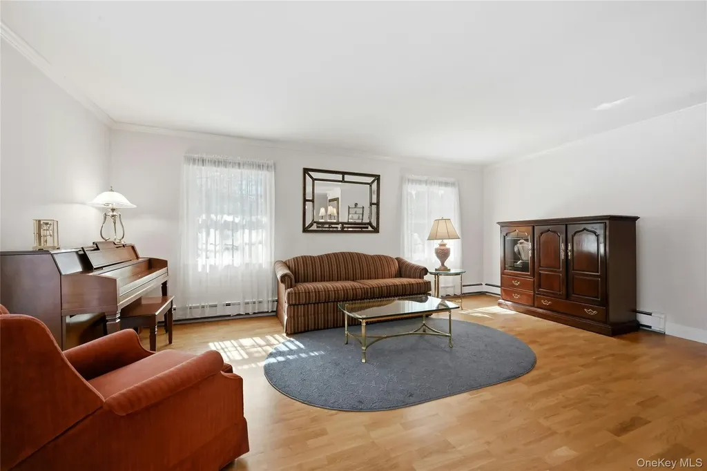 5 Shawmont Lane Stony Brook NY 11790