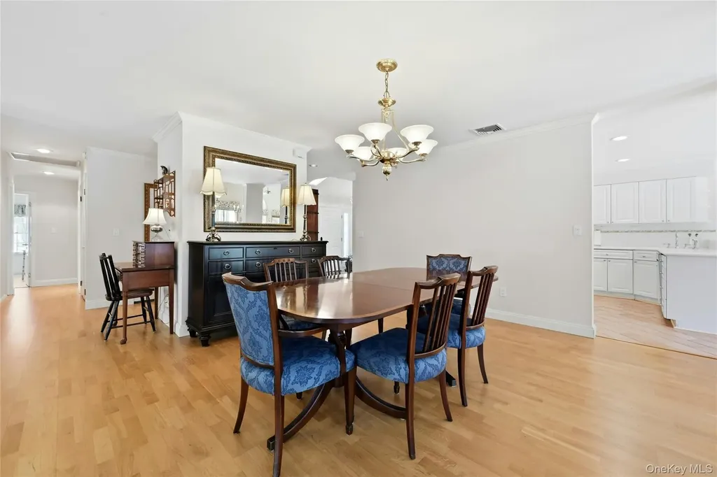 5 Shawmont Lane Stony Brook NY 11790
