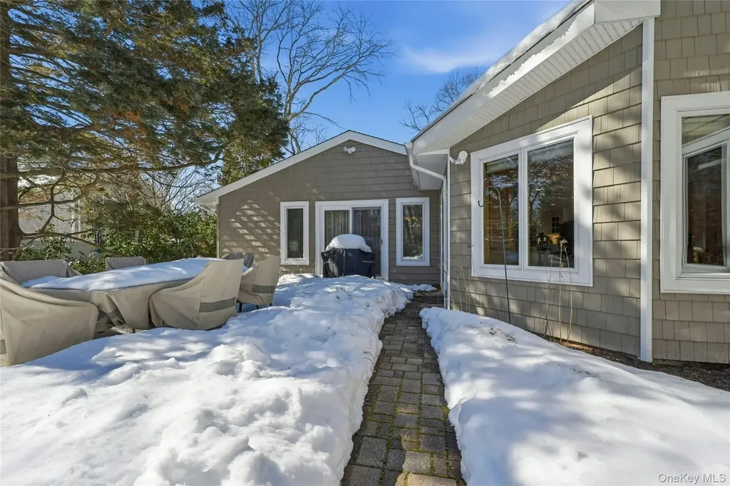 5 Shawmont Lane Stony Brook NY 11790