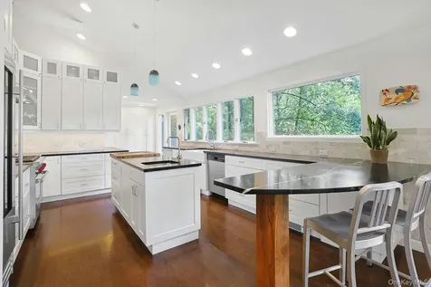 35 Alta Vista Circle Irvington NY 10533