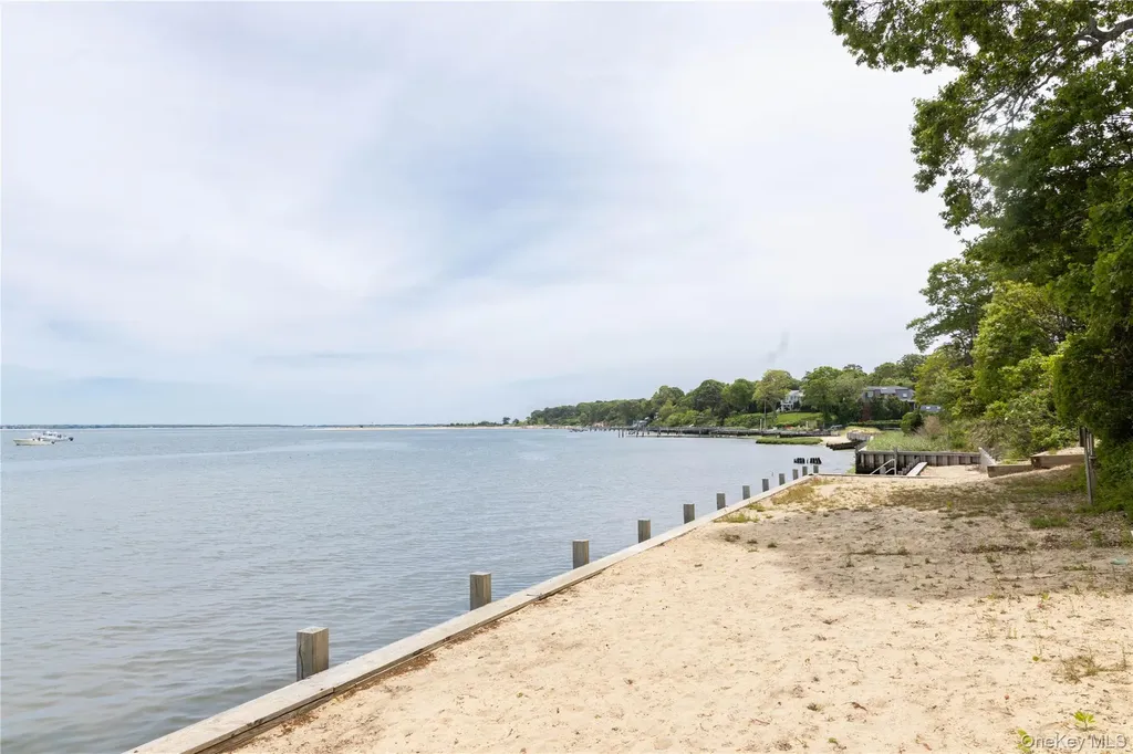 6 Bay View Drive Hampton Bays NY 11946