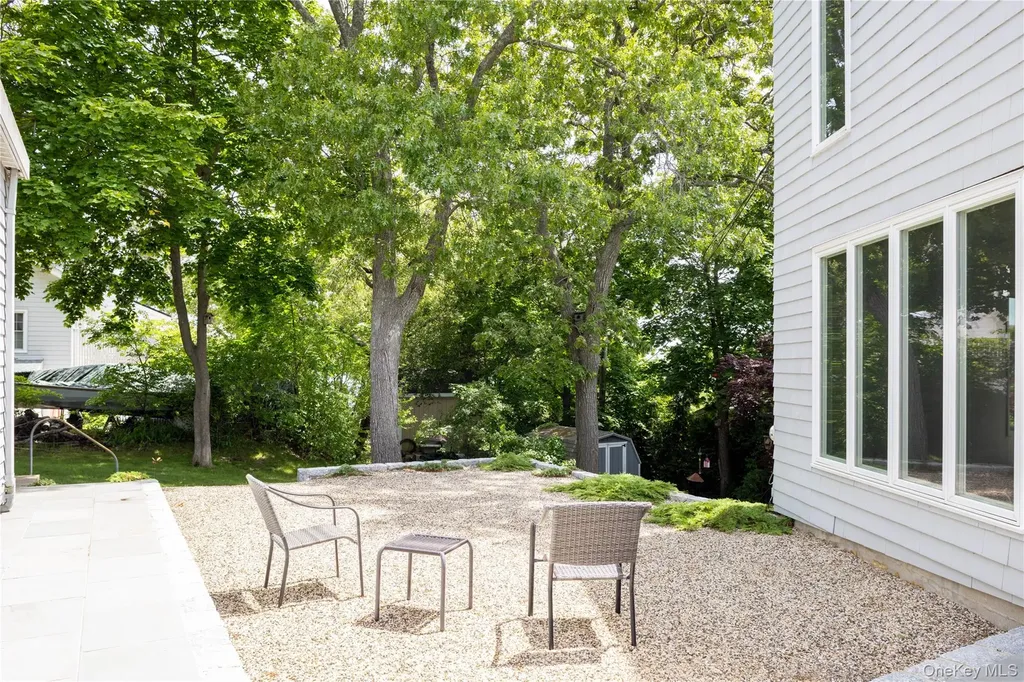 6 Bay View Drive Hampton Bays NY 11946