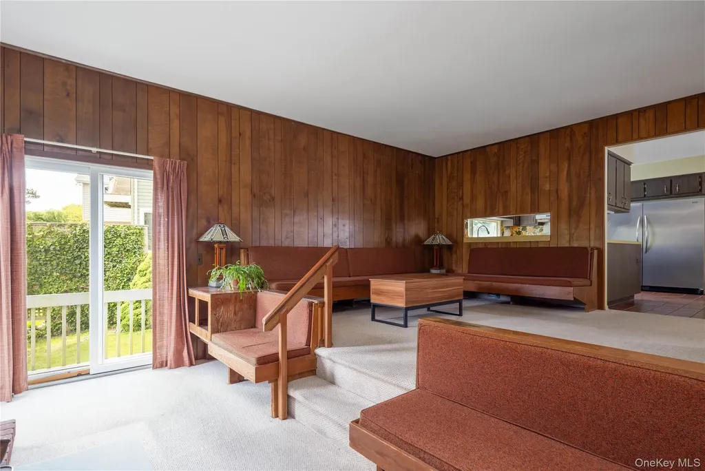 6 Bay View Drive Hampton Bays NY 11946
