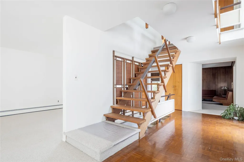 6 Bay View Drive Hampton Bays NY 11946