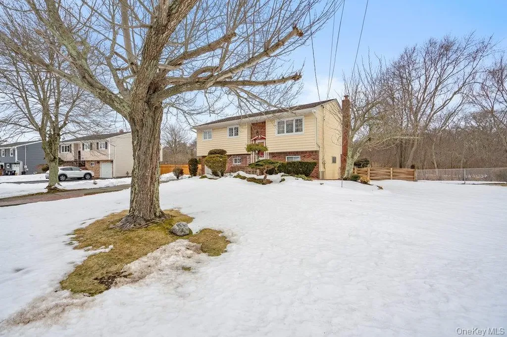 90 Babylon Avenue West Islip NY 11795