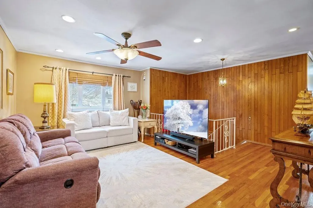 90 Babylon Avenue West Islip NY 11795