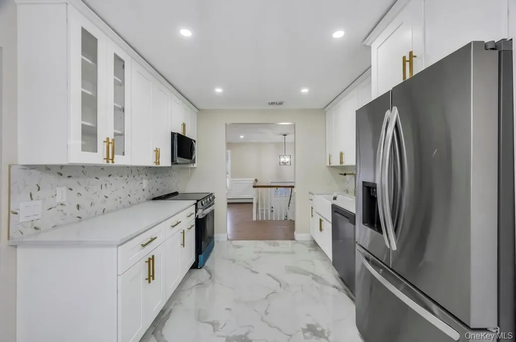 191 Ridge Road Wheatley Heights NY 11798
