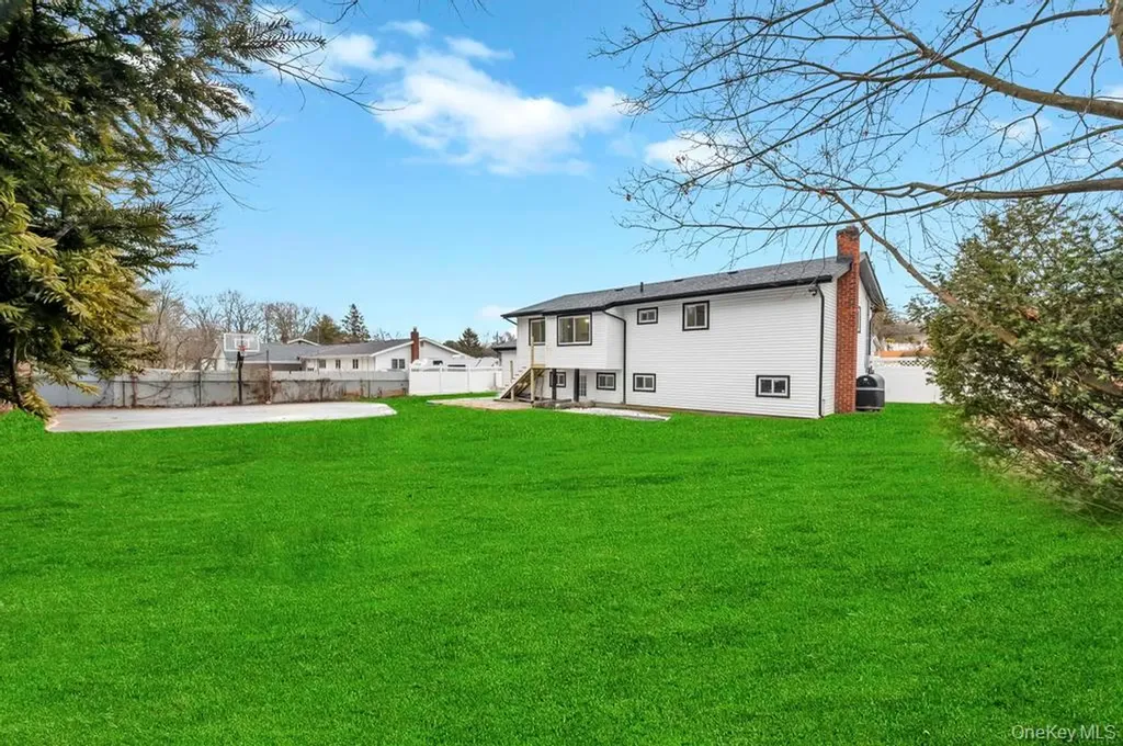 191 Ridge Road Wheatley Heights NY 11798