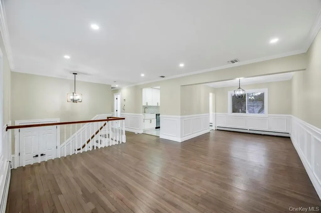 191 Ridge Road Wheatley Heights NY 11798