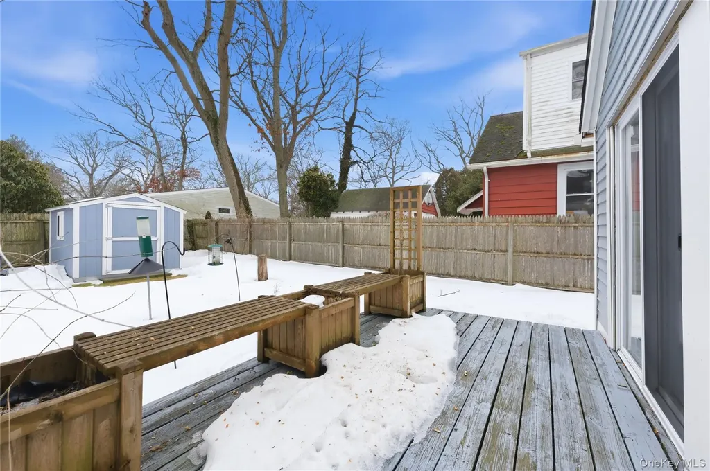 20 Bristol Street Huntington NY 11743