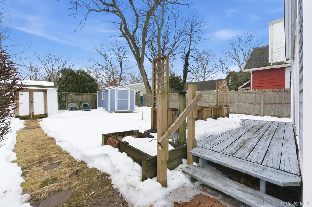 20 Bristol Street Huntington NY 11743