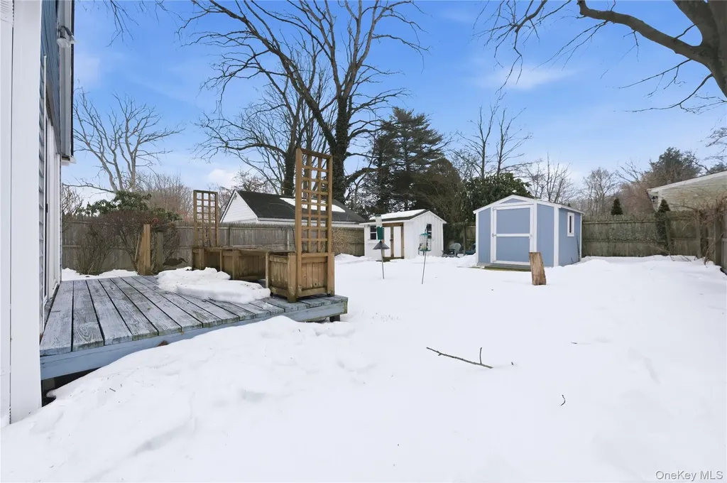 20 Bristol Street Huntington NY 11743