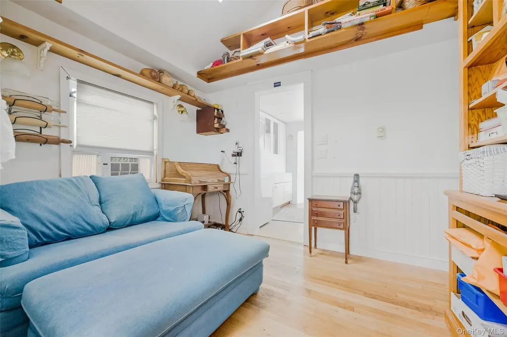 20 Bristol Street Huntington NY 11743