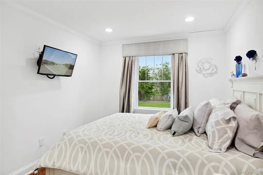 65 Shore Road Westhampton NY 11977