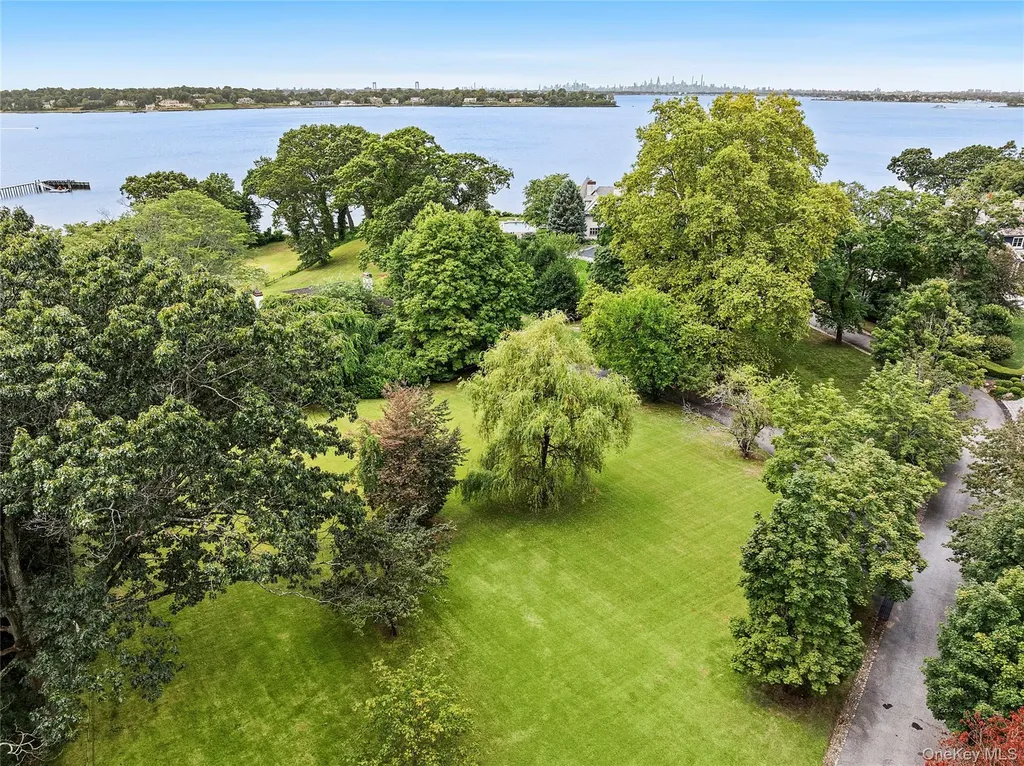 45 Cedar Lane Sands Point NY 11050