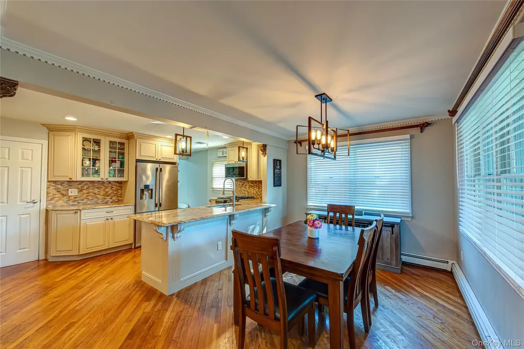 9 Donna Place East Islip NY 11730