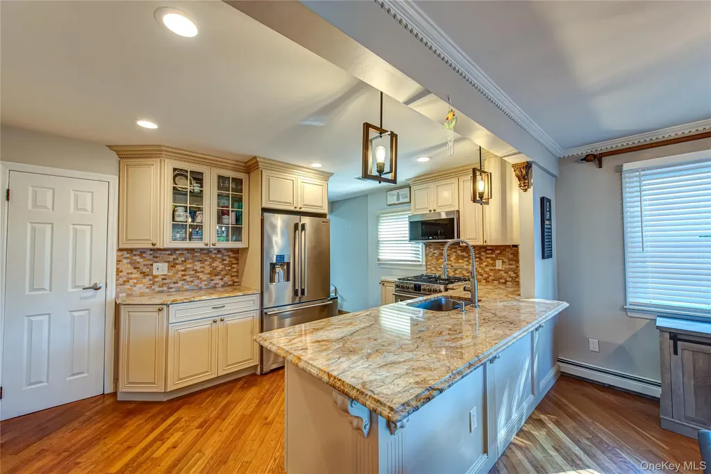 9 Donna Place East Islip NY 11730