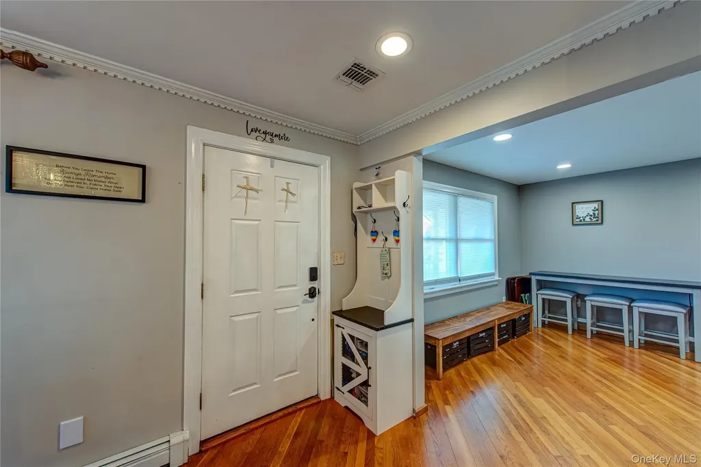 9 Donna Place East Islip NY 11730
