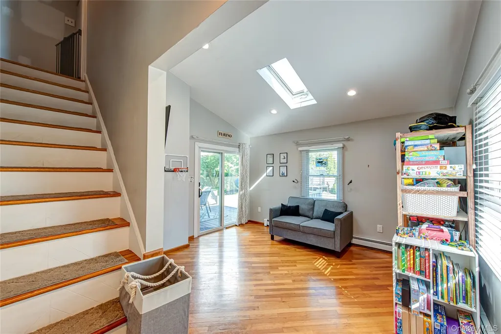 9 Donna Place East Islip NY 11730